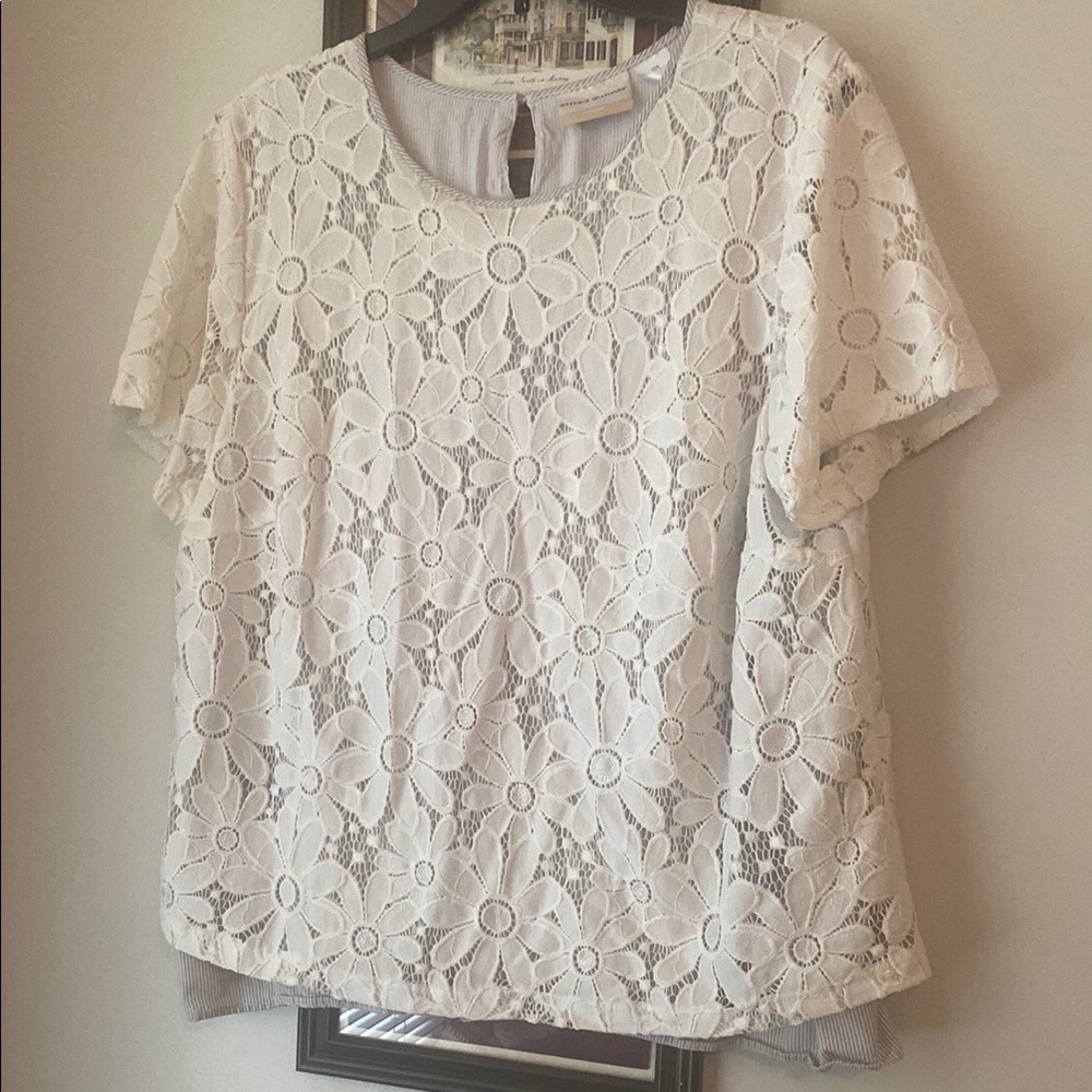 Alfred Dunner white floral lace and gray strip top, size 16W